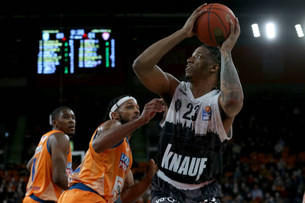 中一举夺冠 中一举夺冠